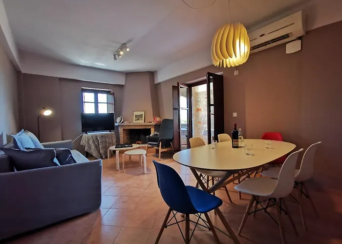 Anaroussa بيت للعطل