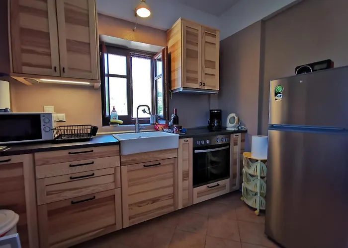 Anaroussa * أريبوليس